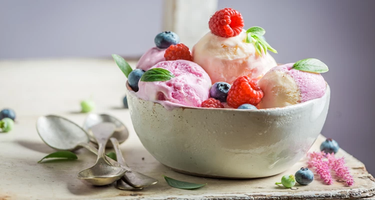Cremige Eiscreme ganz ohne Eismaschine